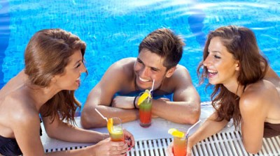 all inclusive cocktails at the pool