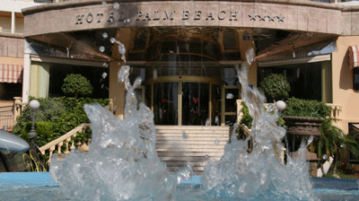 Palm-Beach-Hotel-entrance