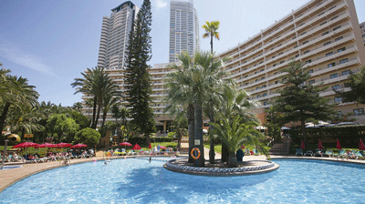 Palm-Beach-Hotel-pool