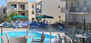 Creta Verano outside