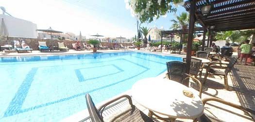 Anais-Bay-pool Anais-Bay-pool