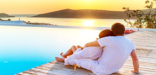 couple-at-pool