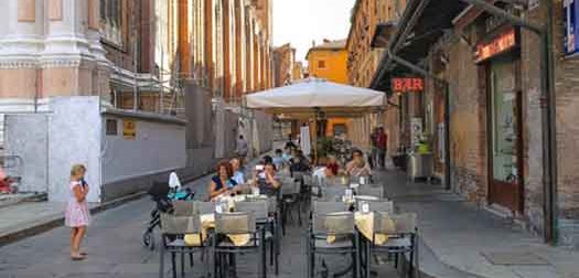 relaxing-at-restaurant Eating and dining while on holidays in Bologna