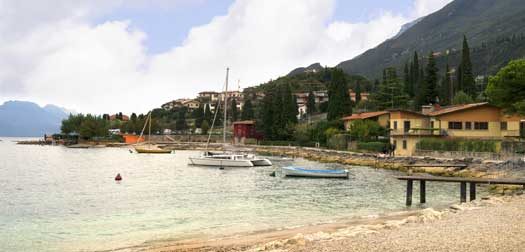 beach-at-malcesine beach-at-malcesine