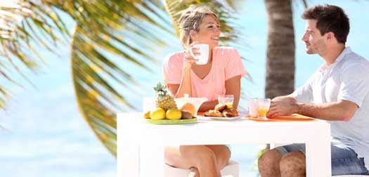 Couple-at-an-all-inclusive-resort Couple-at-an-all-inclusive-resort