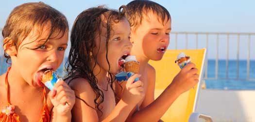 kids-enjoying-holidays kids-enjoying-holidays