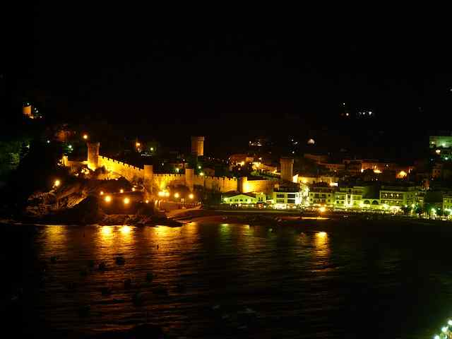 Tossa de Mar at night